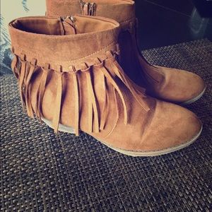 Girls booties size 3